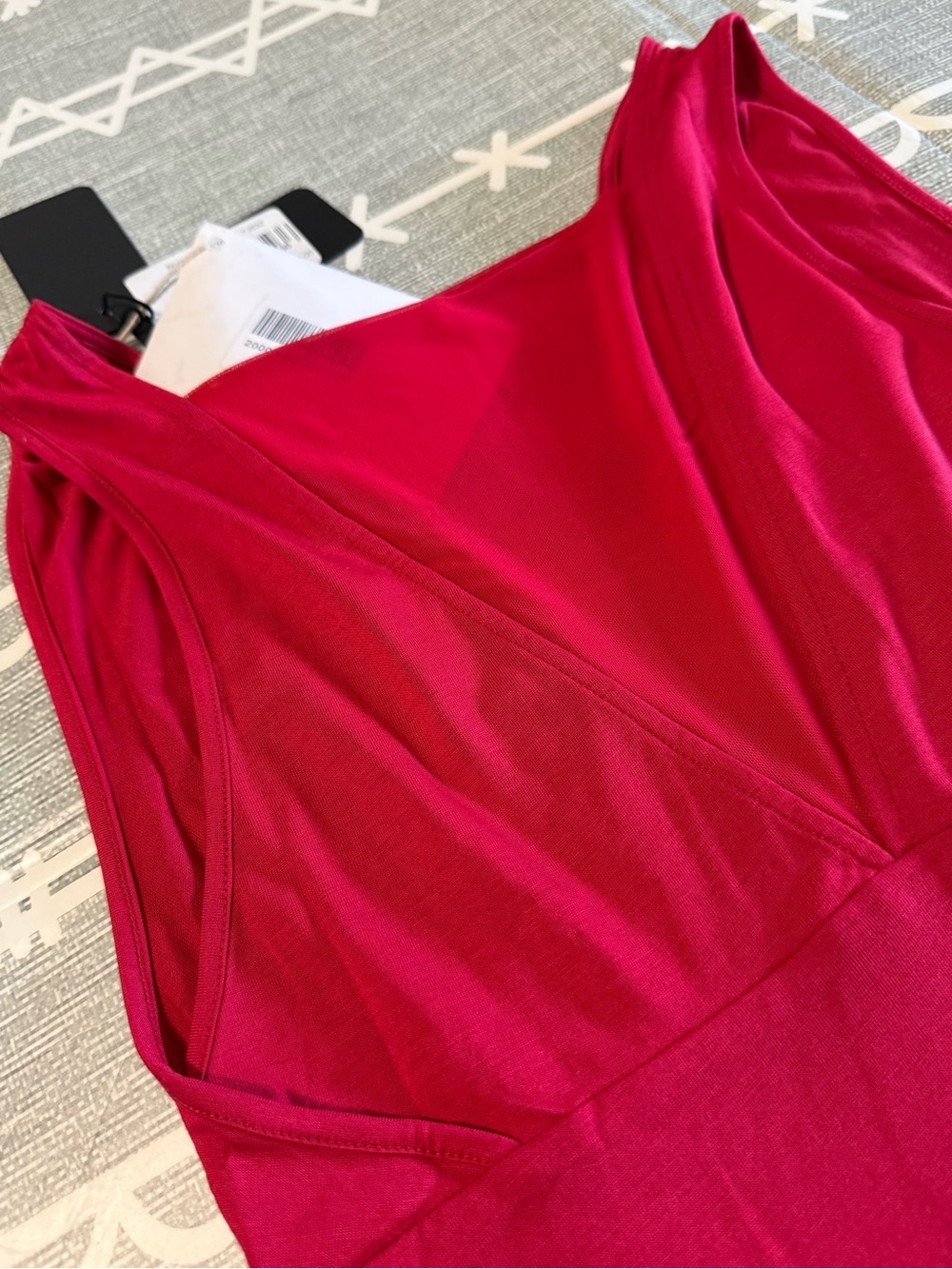 Armani Exchange A|X Red Liquorice Sleeveless V-Neck Top - Picture 4 of 10